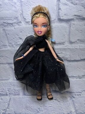 Bratz Vintage 2001 Formal Funk Cloe Doll with dress & accessories RARE